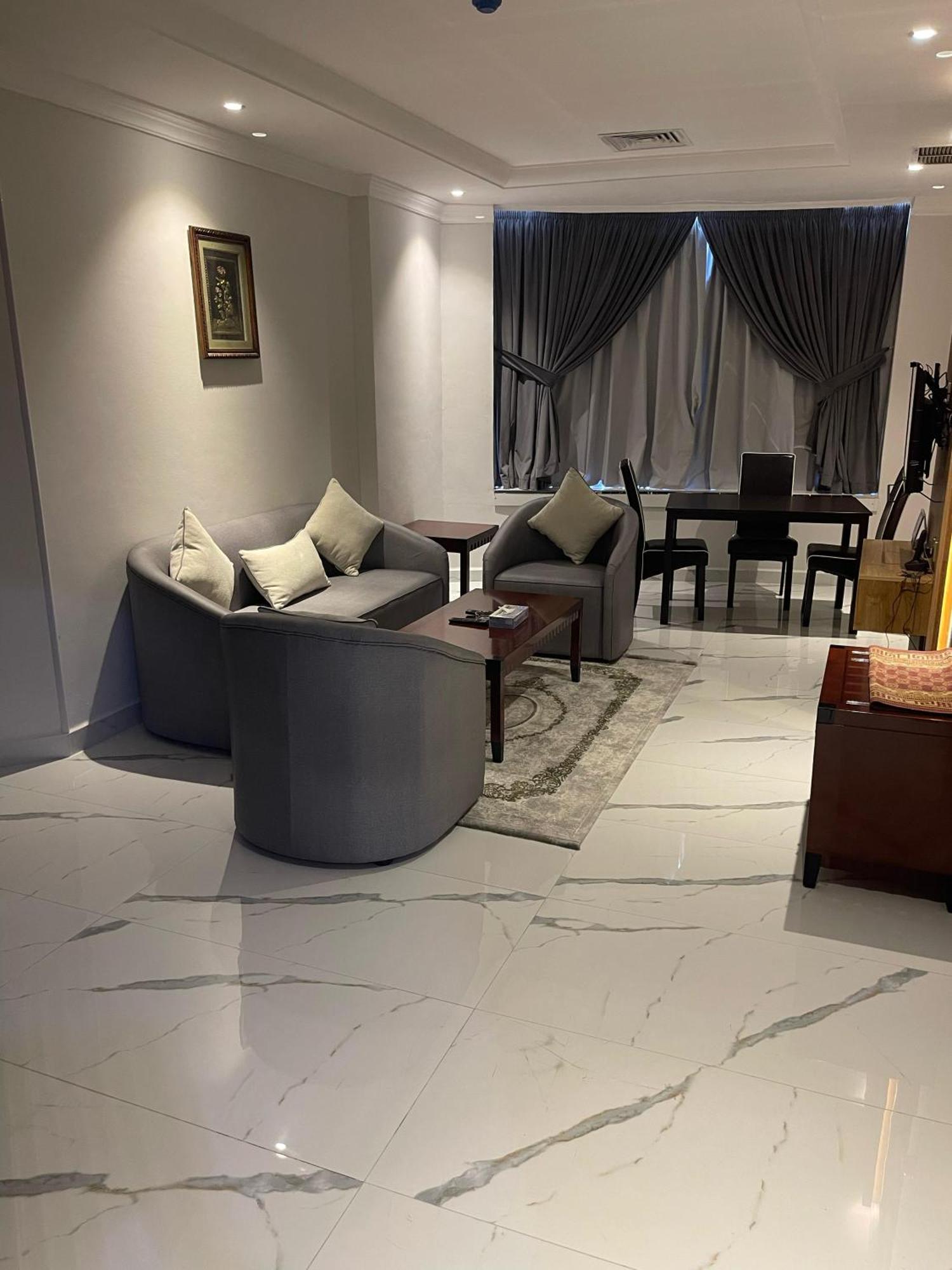Continental Suite farwaniya Kuveyt Dış mekan fotoğraf