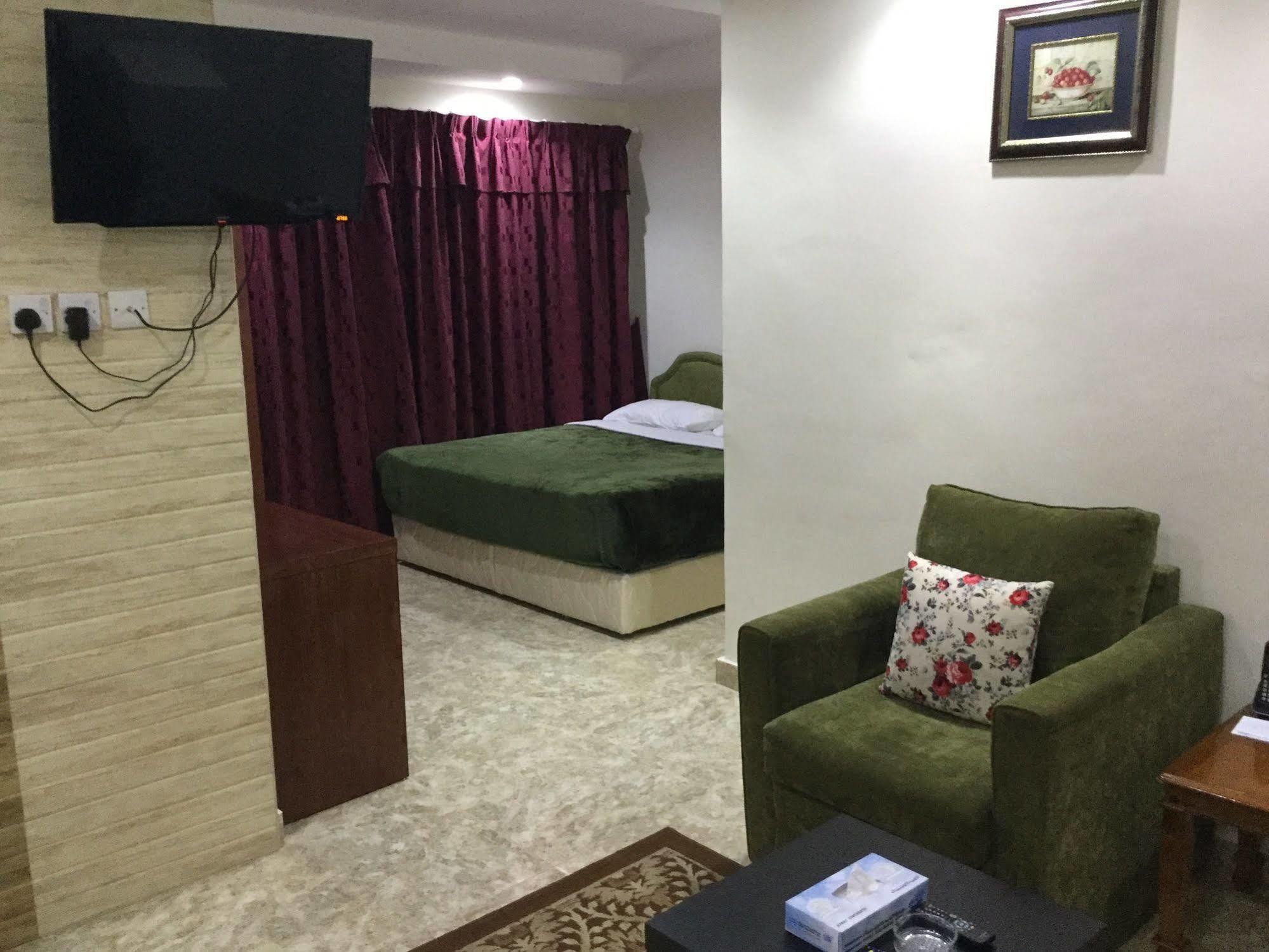 Continental Suite farwaniya Kuveyt Dış mekan fotoğraf